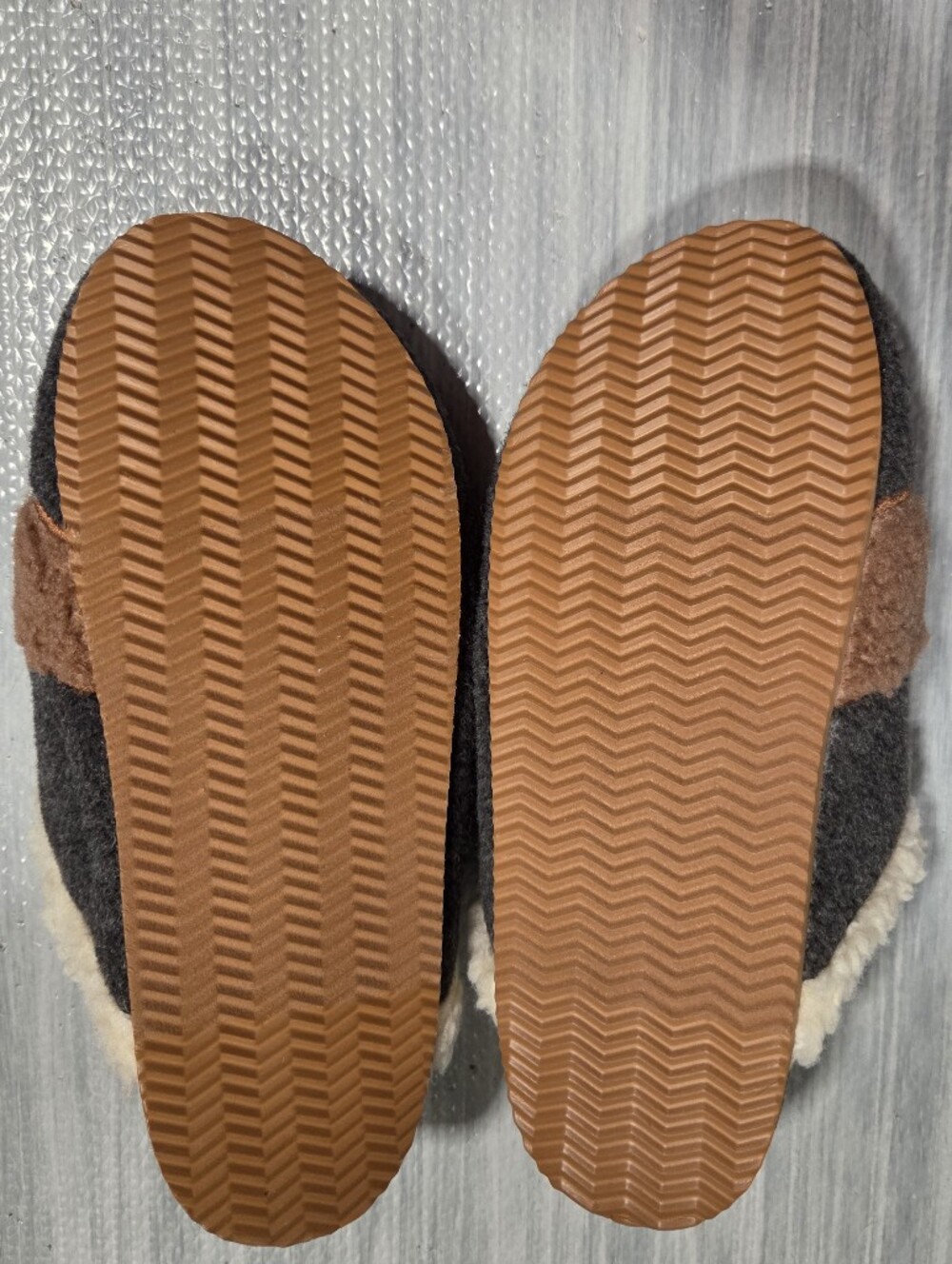 Lands' End Felt Scuff Slippers Dog Print Sherpa Lined Clog House Slippers Sz 9 - Picture 2 of 4